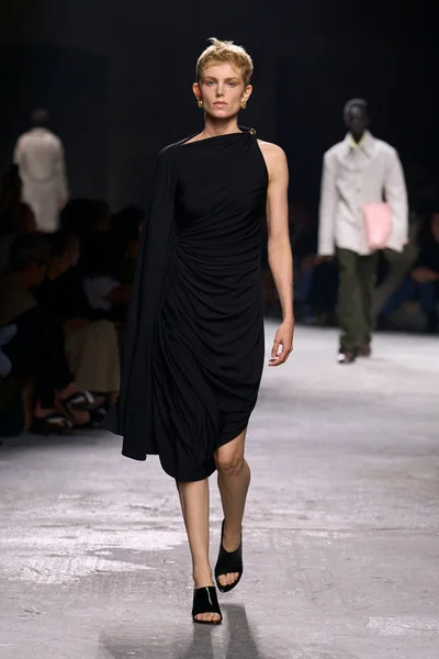 Look 37